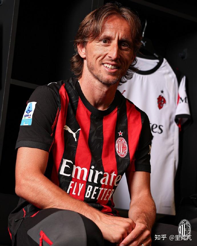 解析二八杠的“白板”张：为什么这张牌在关键时刻能左右点数平衡？（解密二八杠白板牌：为何它在关键时刻能扭转点数天平？）