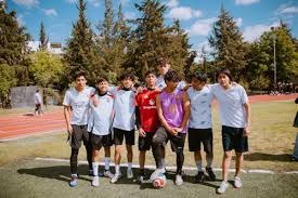 第68分钟，杰里米·多库替补登场换下曼城球员。场上比分1比0。 来源：City Xtra